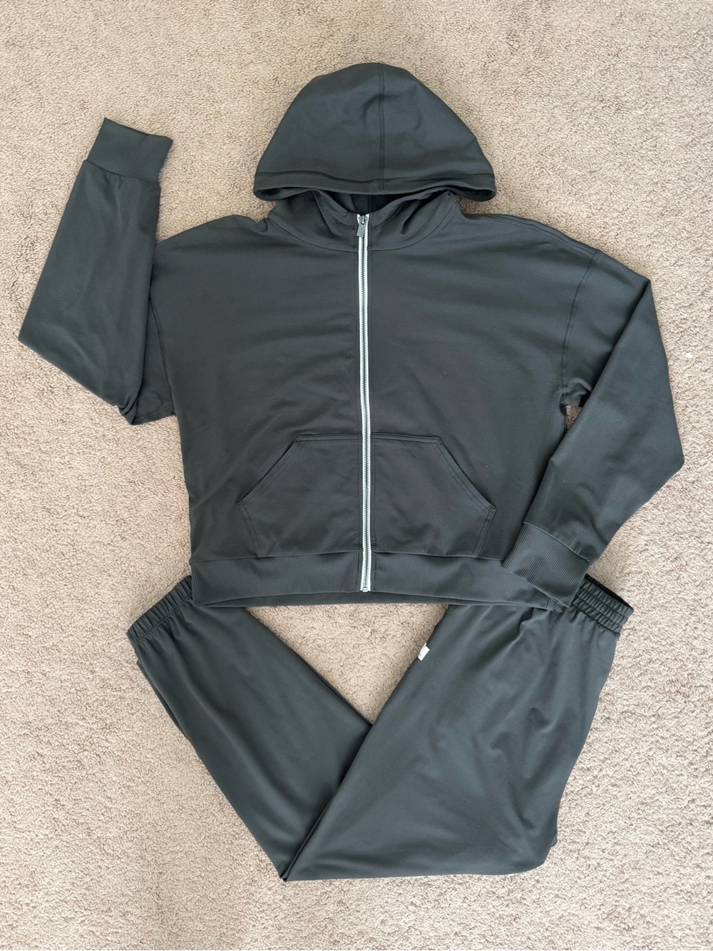 Vuori Halo Set Modern Full Zip Hoodie Boyfriend Joggers Size Medium Kale Green